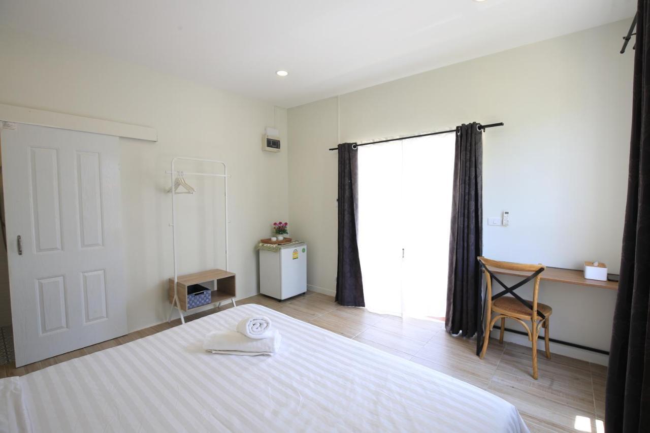 Day Off House Chiang Mai Near Walking Street Appartement Buitenkant foto
