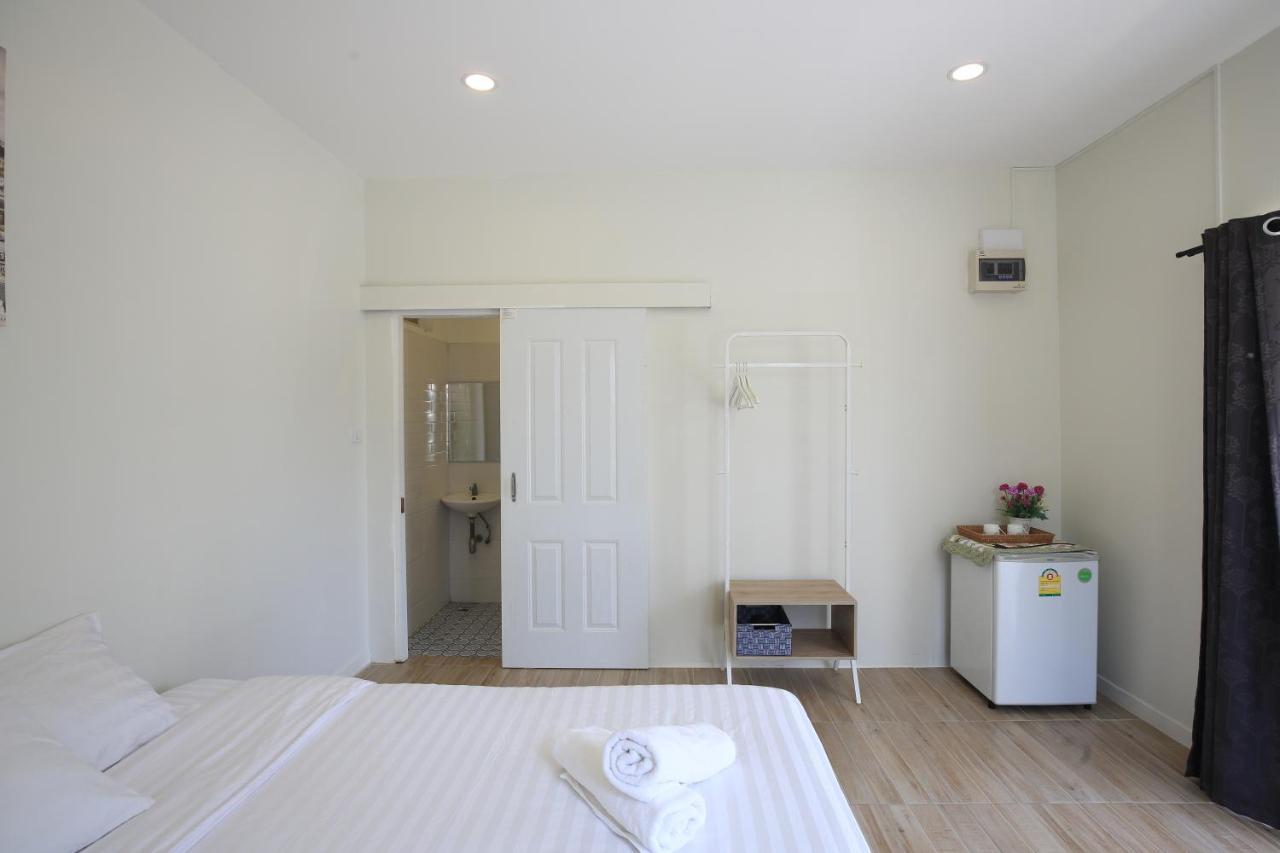Day Off House Chiang Mai Near Walking Street Appartement Buitenkant foto